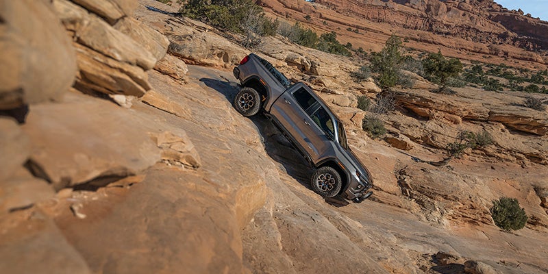 2024 GMC canyon driving on rocks