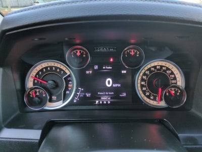 2017 RAM 1500 Laramie Crew Cab 4x4 5'7" Box