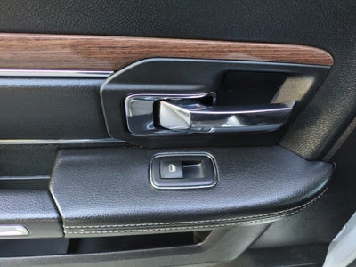 2017 RAM 1500 Laramie Crew Cab 4x4 5'7" Box