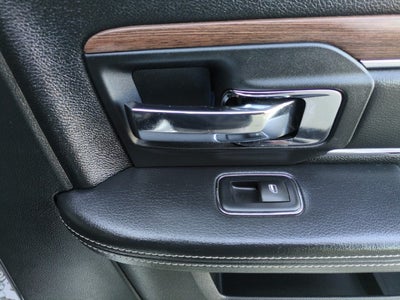 2017 RAM 1500 Laramie Crew Cab 4x4 5'7" Box