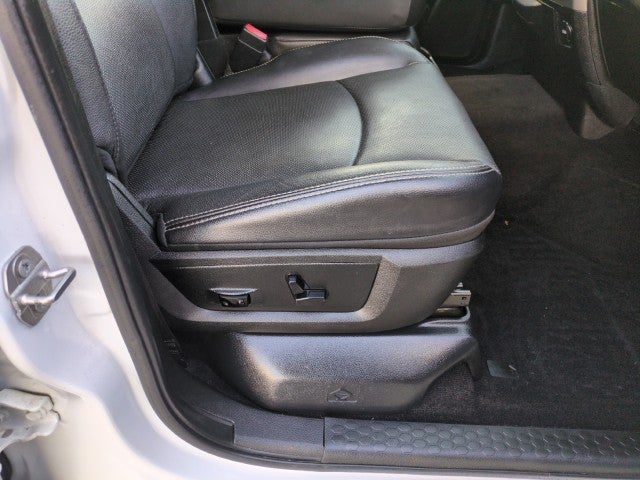 2017 RAM 1500 Laramie Crew Cab 4x4 5'7" Box