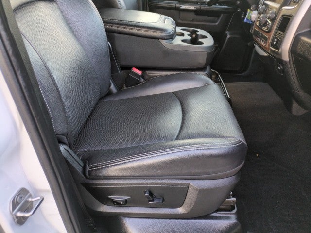 2017 RAM 1500 Laramie Crew Cab 4x4 5'7" Box