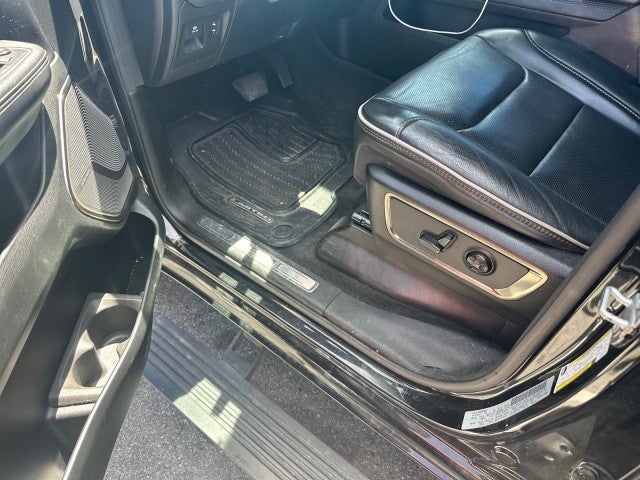 2020 RAM 1500 Limited Crew Cab 4x4 5'7" Box