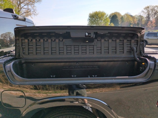 2025 RAM 1500 Tungsten Crew Cab 4x4 5'7" Box