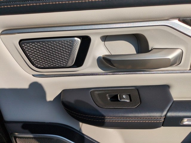 2025 RAM 1500 Tungsten Crew Cab 4x4 5'7" Box