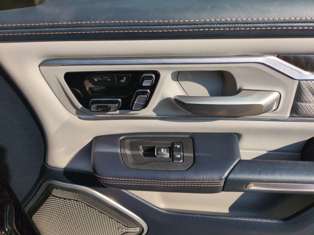 2025 RAM 1500 Tungsten Crew Cab 4x4 5'7" Box