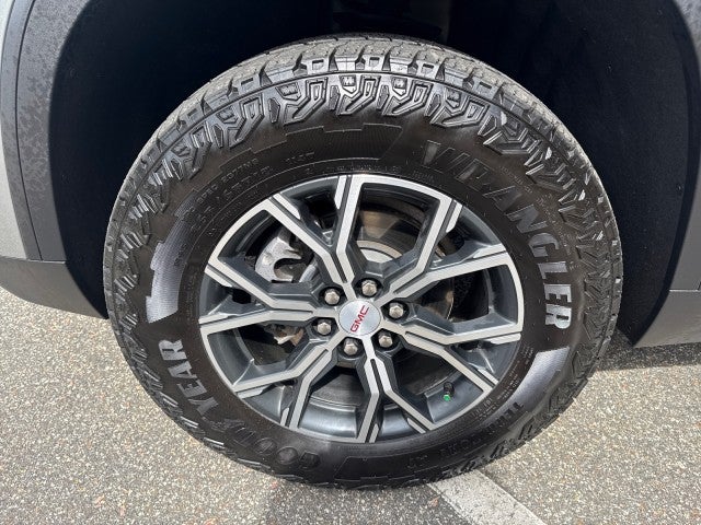 2024 GMC Acadia AT4