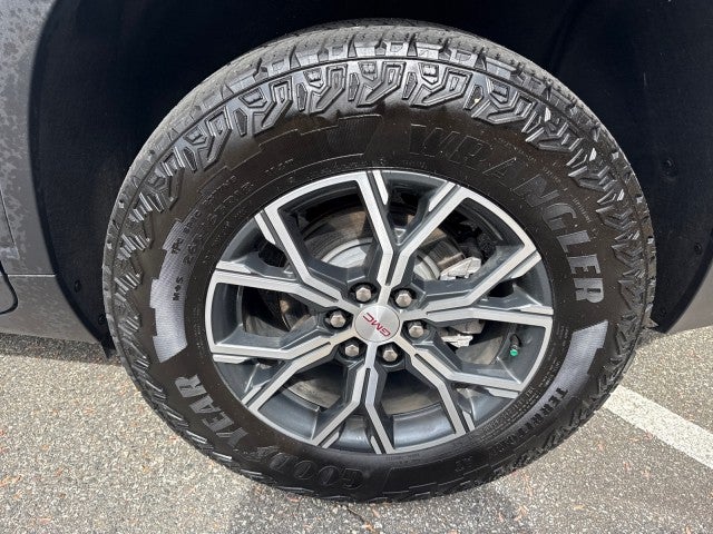 2024 GMC Acadia AT4