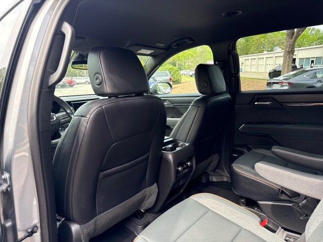 2024 GMC Acadia AT4