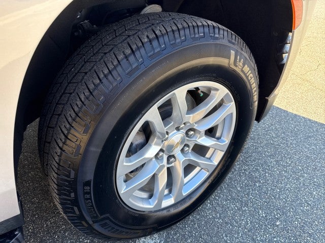 2023 Chevrolet Suburban LT