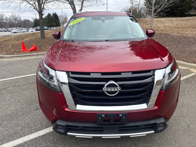 2023 Nissan Pathfinder SL 4WD