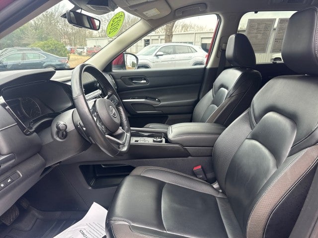 2023 Nissan Pathfinder SL 4WD