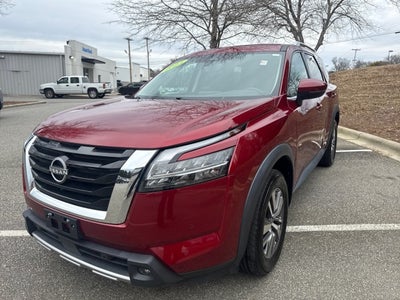 2023 Nissan Pathfinder SL 4WD