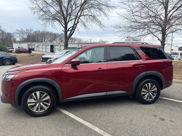 2023 Nissan Pathfinder SL 4WD