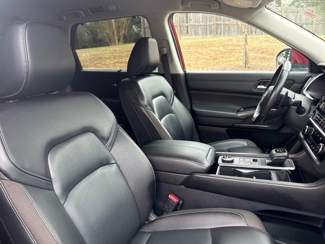 2023 Nissan Pathfinder SL 4WD