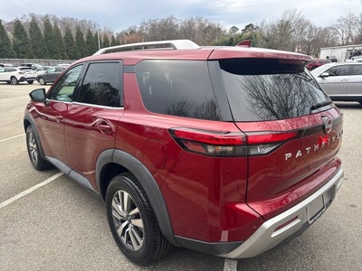 2023 Nissan Pathfinder SL 4WD