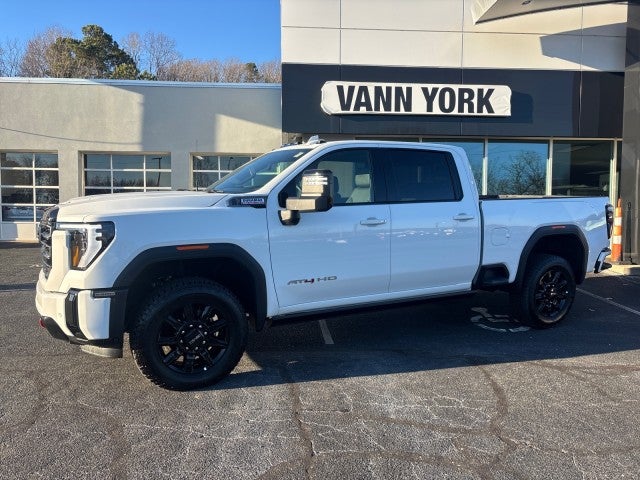 2025 GMC Sierra 2500 HD AT4