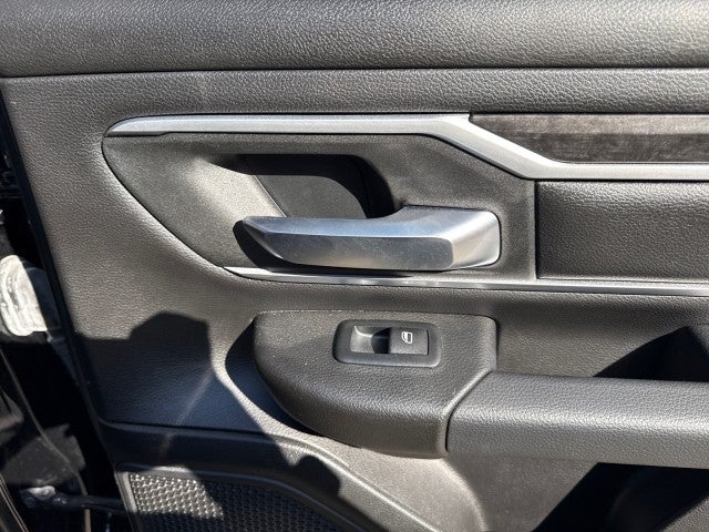 2022 RAM 1500 Big Horn Quad Cab 4x2 6'4" Box