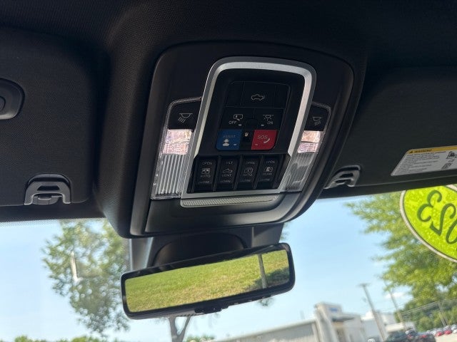 2023 RAM 1500 Limited Crew Cab 4x4 5'7" Box