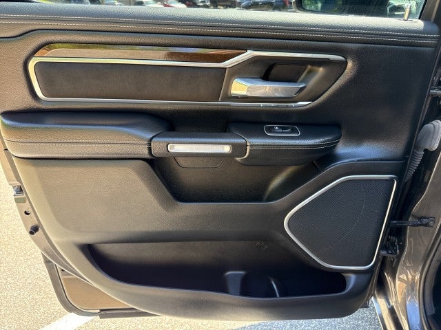 2022 RAM 1500 Laramie Crew Cab 4x4 5'7" Box
