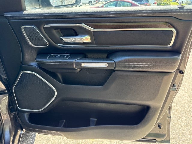 2022 RAM 1500 Laramie Crew Cab 4x4 5'7" Box