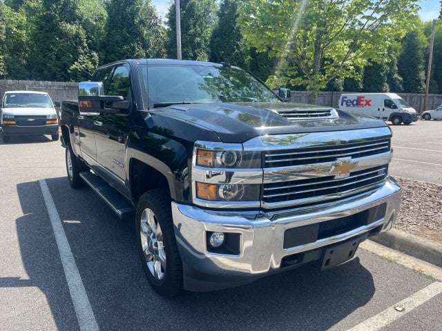 2019 Chevrolet Silverado HD LTZ 4WD Crew Cab Standard Box's photo