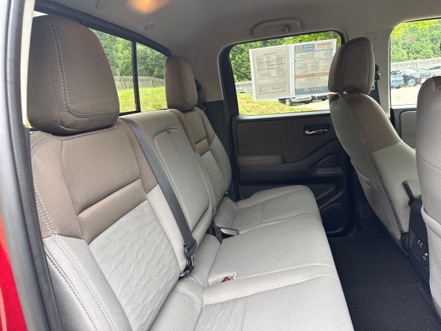 2022 Nissan Frontier Crew Cab SV 4x2